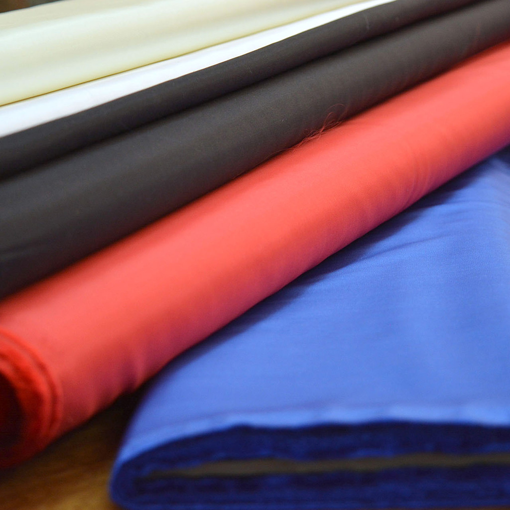 Tela sargalina de 1,50 m de ancho, suave, resistente y versátil para vestuario, Veratex Santiago